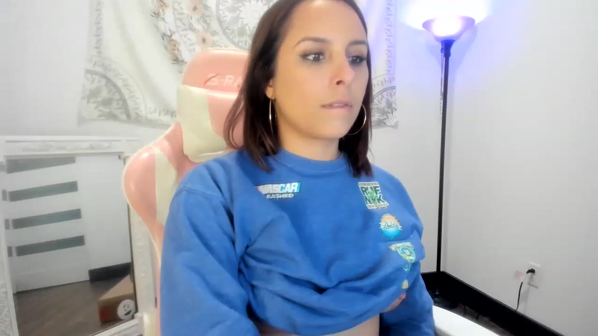 Gallery image thumbnail from ShaunaSays's myfreecams stream on, 04/28/2023, 19:58 image 12 of 20