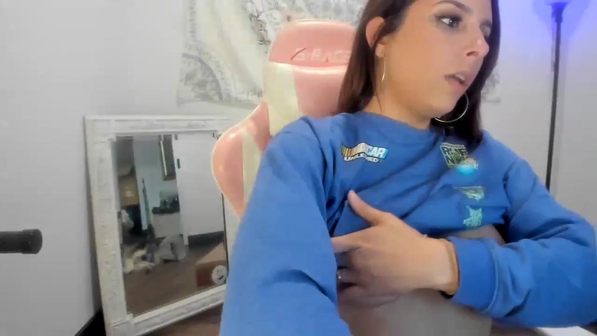 Gallery image thumbnail from ShaunaSays's myfreecams stream on, 04/28/2023, 20:40 image 13 of 20