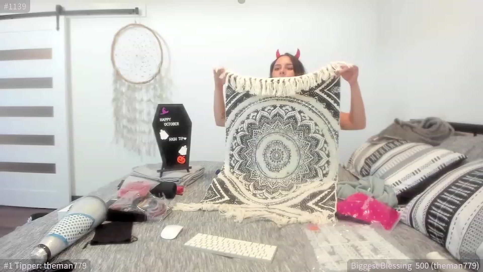 Gallery image thumbnail from ShaunaSays's myfreecams stream on, 10/04/2023, 18:51 image 16 of 20