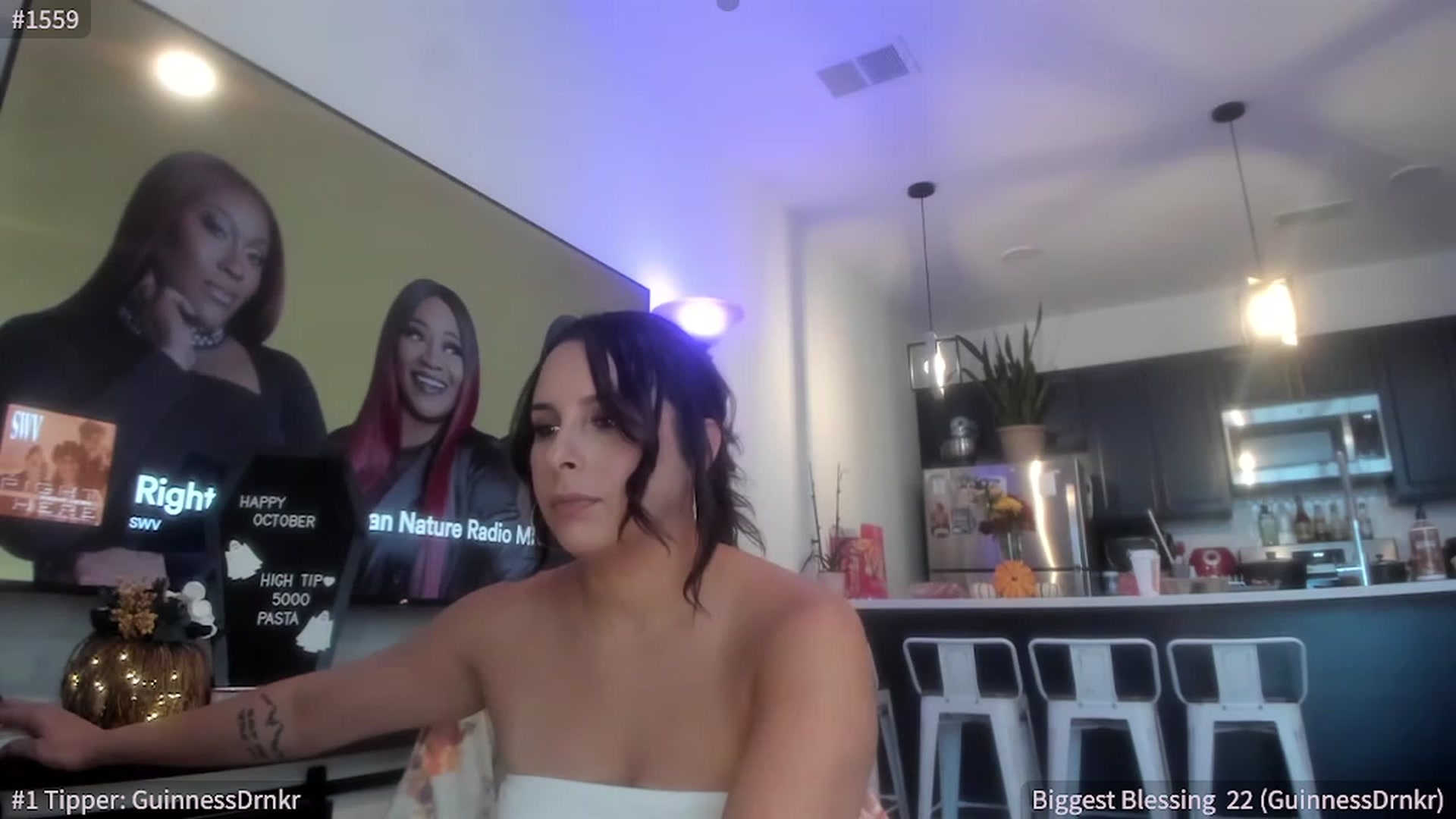 Gallery image thumbnail from ShaunaSays's myfreecams stream on, 10/13/2023, 16:55 image 15 of 20