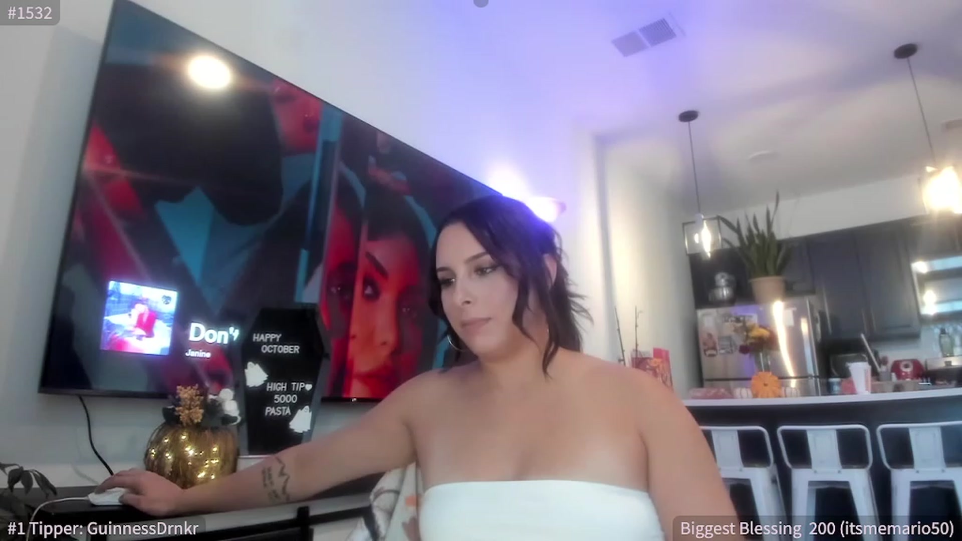 Gallery image thumbnail from ShaunaSays's myfreecams stream on, 10/13/2023, 17:30 image 15 of 20