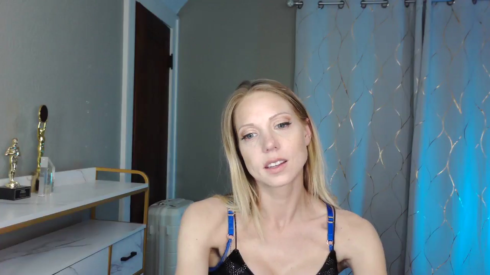 Gallery image thumbnail from ShawnaLenee's myfreecams stream on, 06/10/2024, 04:45 image 2 of 20