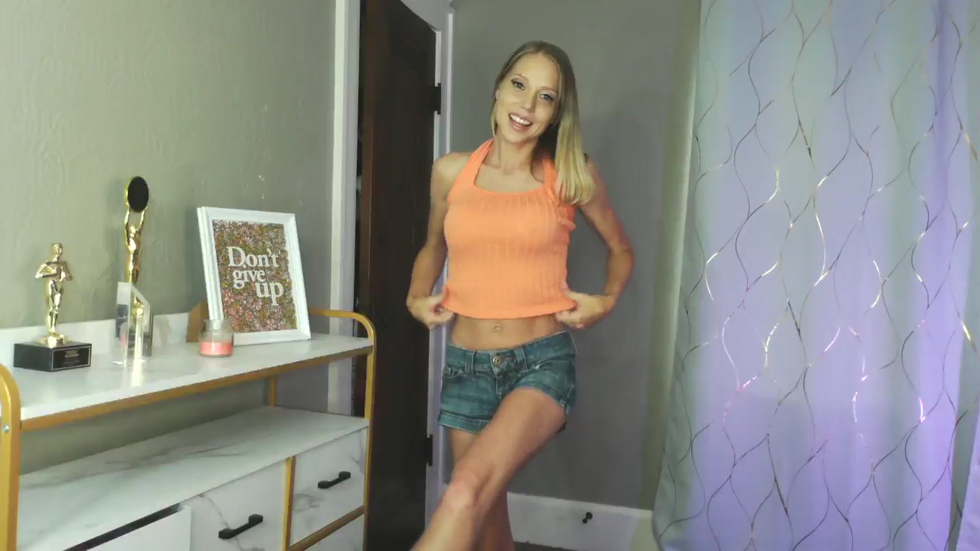 Gallery image thumbnail from ShawnaLenee's myfreecams stream on, 08/15/2024, 22:06 image 18 of 20