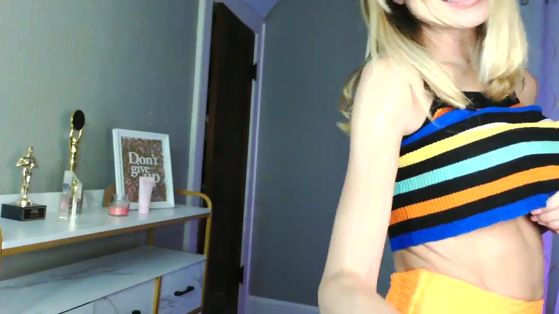 Gallery image thumbnail from ShawnaLenee's myfreecams stream on, 08/16/2024, 02:29 image 6 of 20