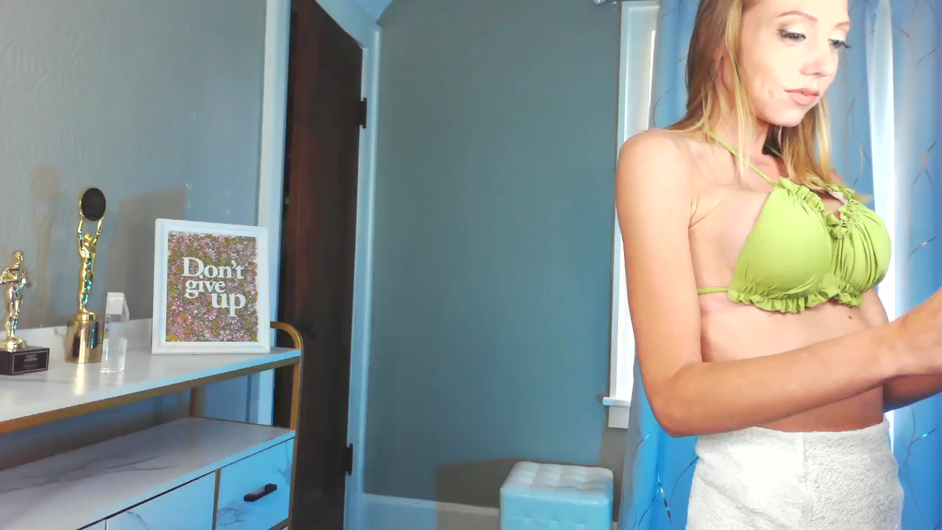 Gallery image thumbnail from ShawnaShow's myfreecams stream on, 09/25/2024, 17:28 image 11 of 20
