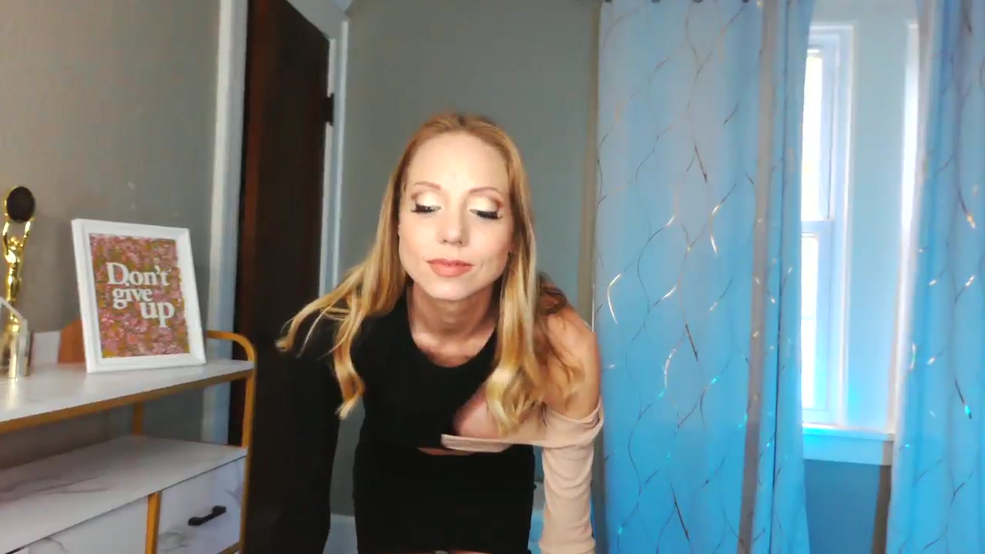 Gallery image thumbnail from ShawnaShow's myfreecams stream on, 09/30/2024, 20:43 image 16 of 20