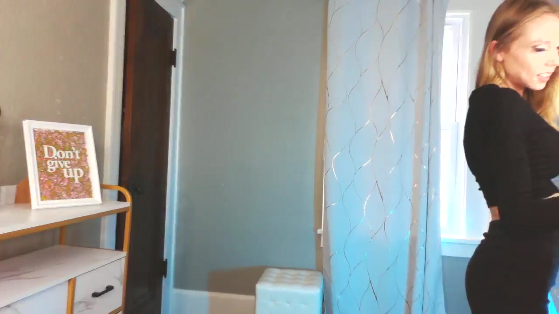 Gallery image thumbnail from ShawnaShow's myfreecams stream on, 09/30/2024, 20:43 image 15 of 20