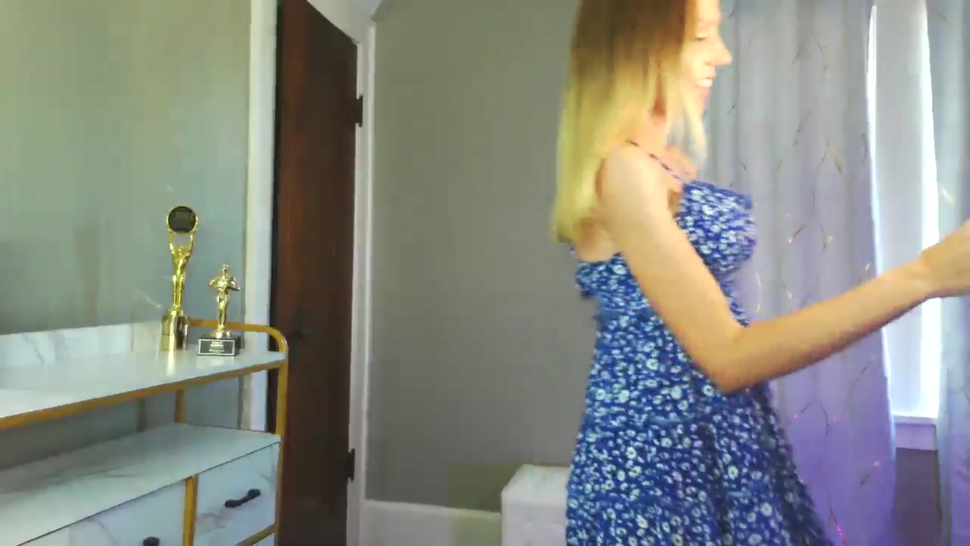 Gallery image thumbnail from ShawnaShow's myfreecams stream on, 10/04/2024, 16:10 image 3 of 20