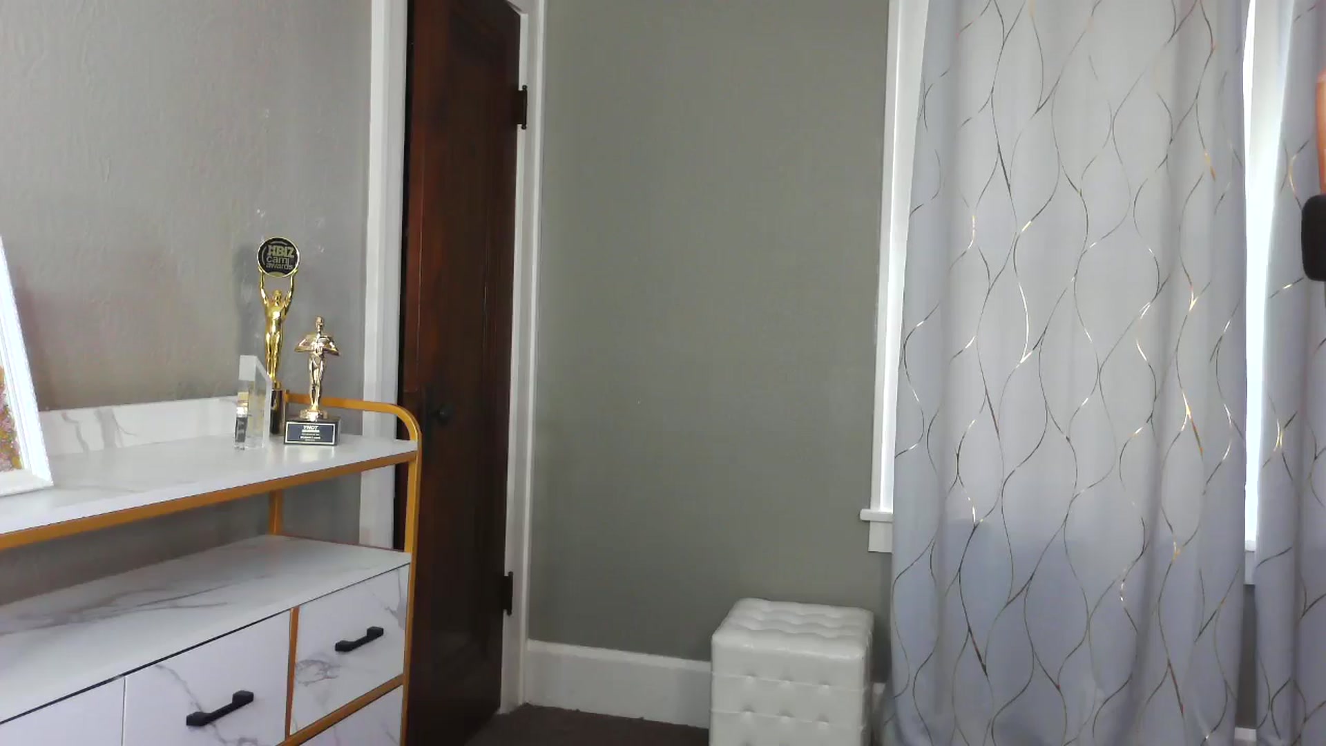 Gallery image thumbnail from ShawnaShow's myfreecams stream on, 10/16/2024, 18:01 image 9 of 20