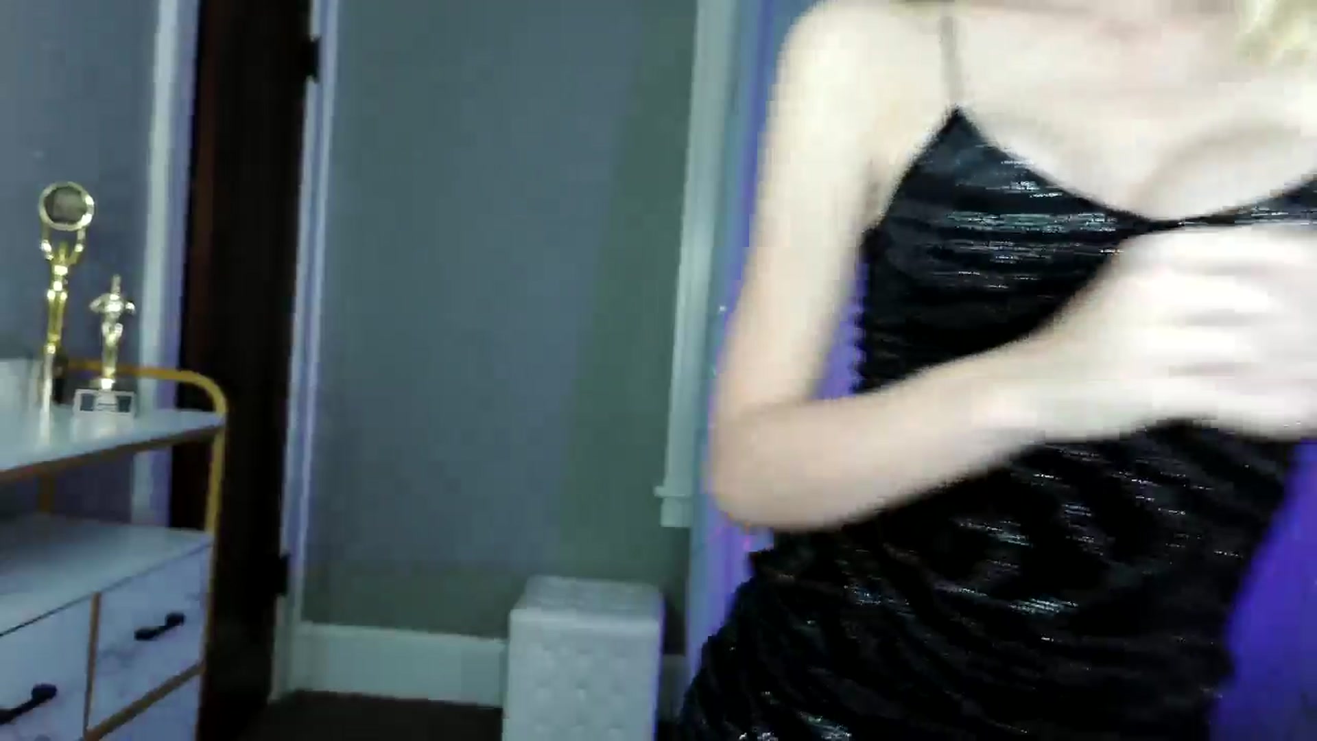 Gallery image thumbnail from ShawnaShow's myfreecams stream on, 10/17/2024, 04:32 image 10 of 20