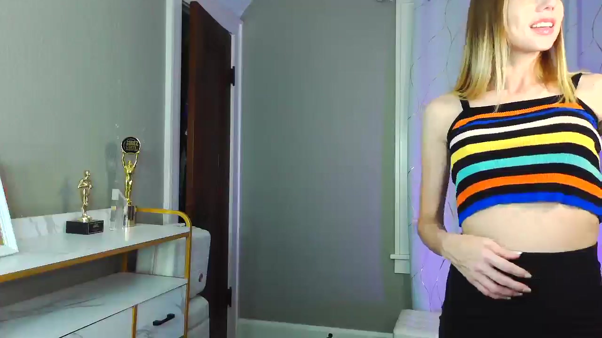 Gallery image thumbnail from ShawnaShow's myfreecams stream on, 12/23/2024, 06:25 image 18 of 20