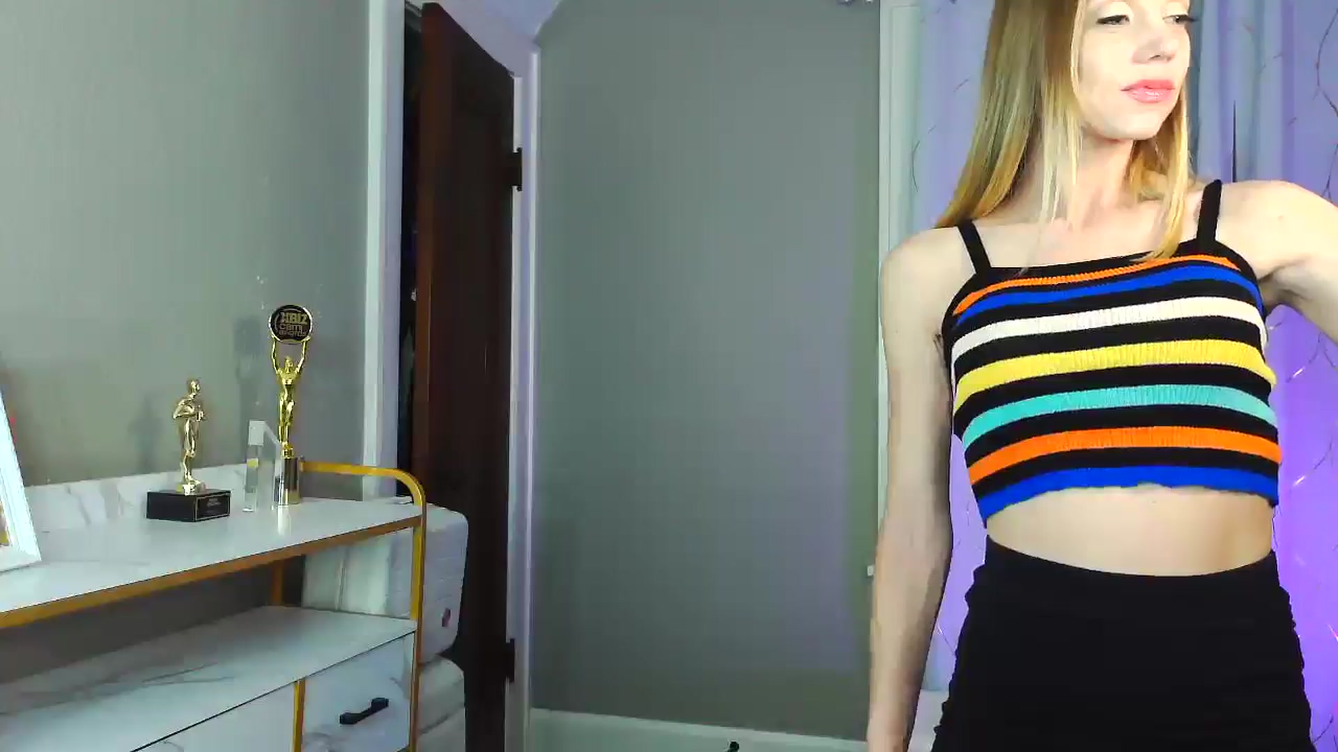 Gallery image thumbnail from ShawnaShow's myfreecams stream on, 12/23/2024, 06:25 image 11 of 20