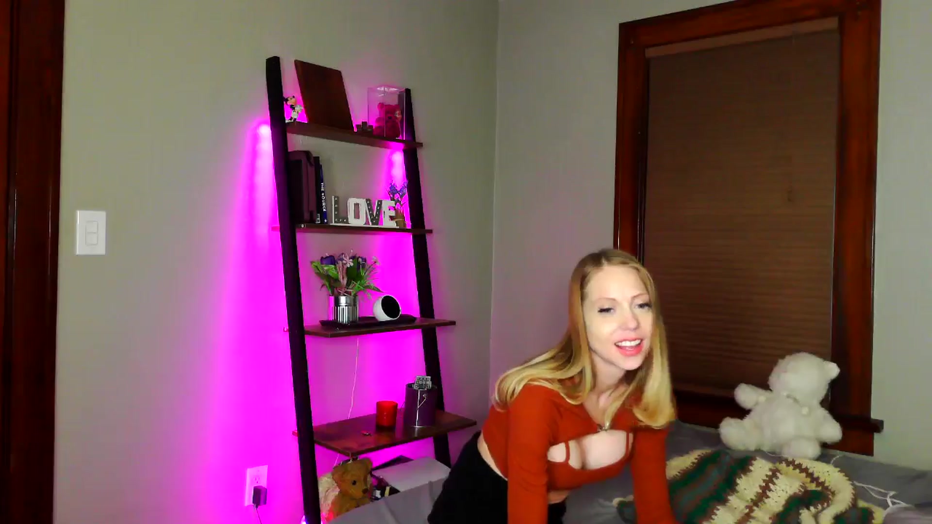 Gallery image thumbnail from ShawnaShow's myfreecams stream on, 02/24/2025, 07:06 image 10 of 20