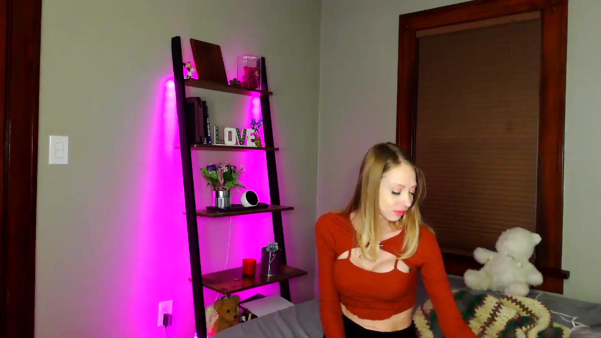 Gallery image thumbnail from ShawnaShow's myfreecams stream on, 02/24/2025, 07:06 image 15 of 20