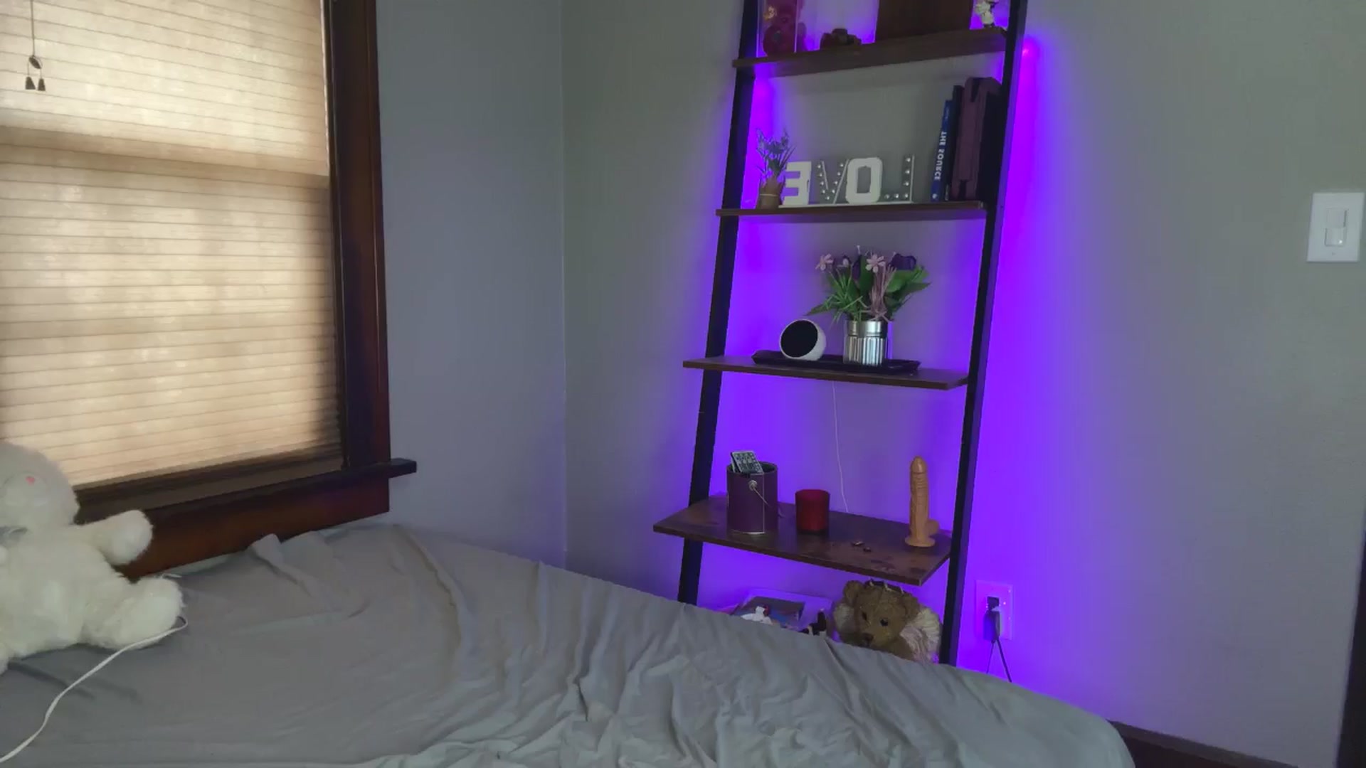 Gallery image thumbnail from ShawnaShow's myfreecams stream on, 03/23/2025, 15:58 image 15 of 20