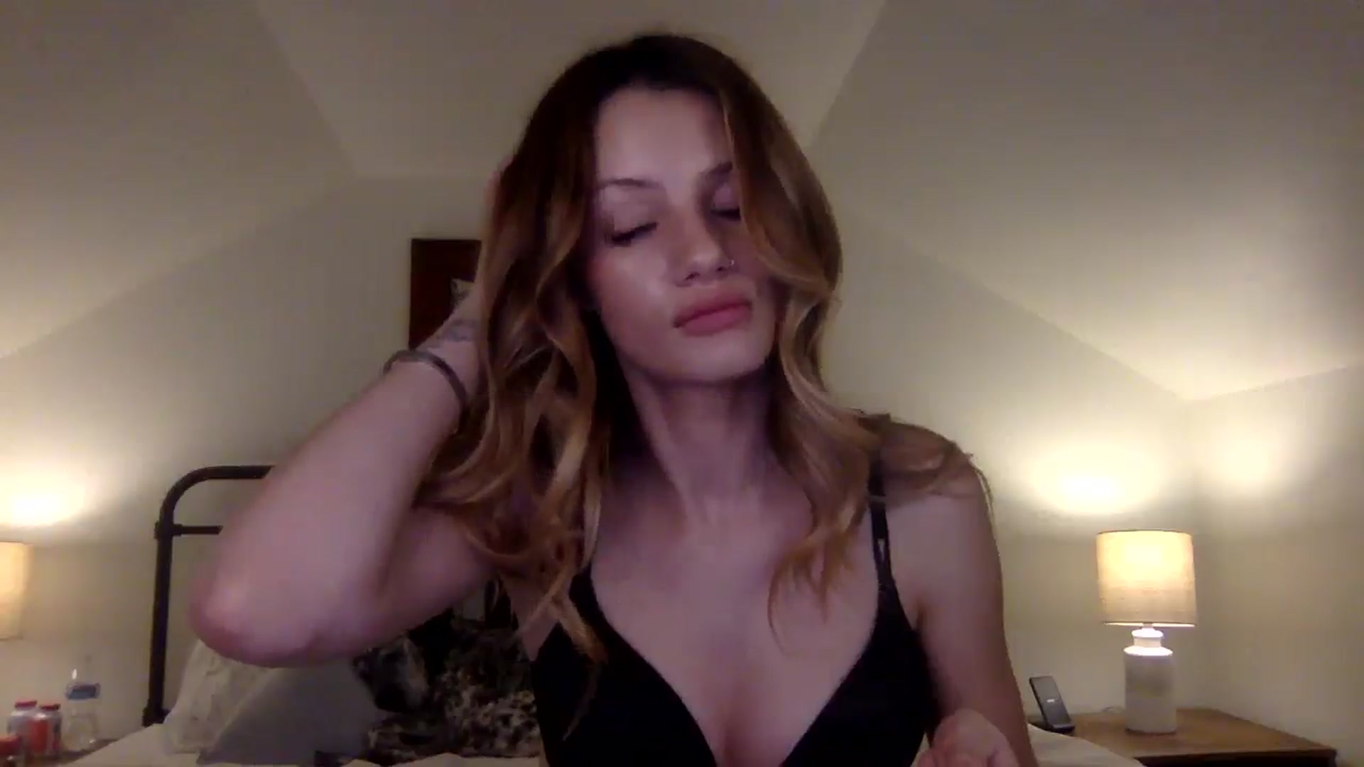 Gallery image thumbnail from ShawnaSweets0's myfreecams stream on, 02/10/2025, 07:32 image 3 of 20