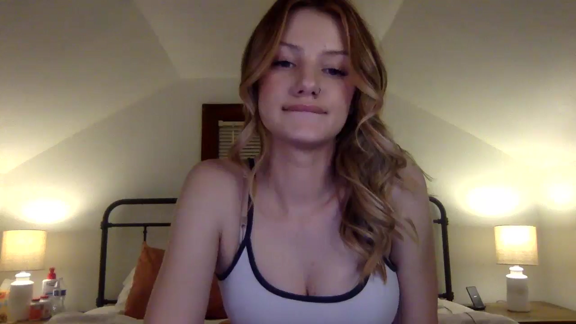 Gallery image thumbnail from ShawnaSweets0's myfreecams stream on, 03/05/2025, 04:40 image 10 of 20