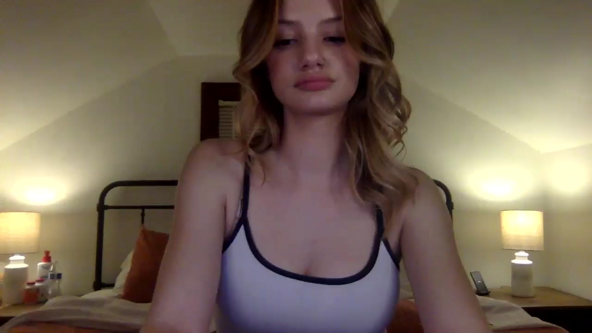 Gallery image thumbnail from ShawnaSweets0's myfreecams stream on, 03/05/2025, 04:40 image 14 of 20