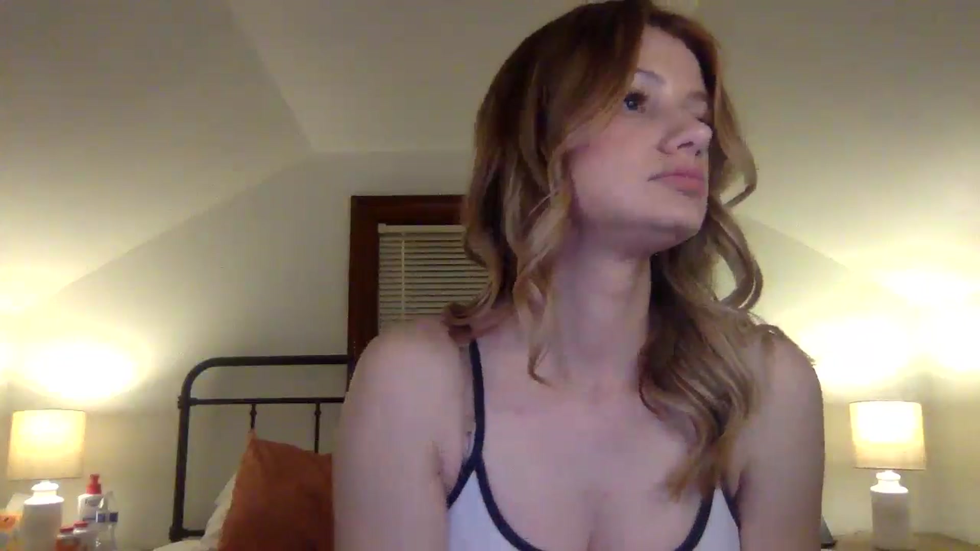 Gallery image thumbnail from ShawnaSweets0's myfreecams stream on, 03/05/2025, 04:40 image 12 of 20