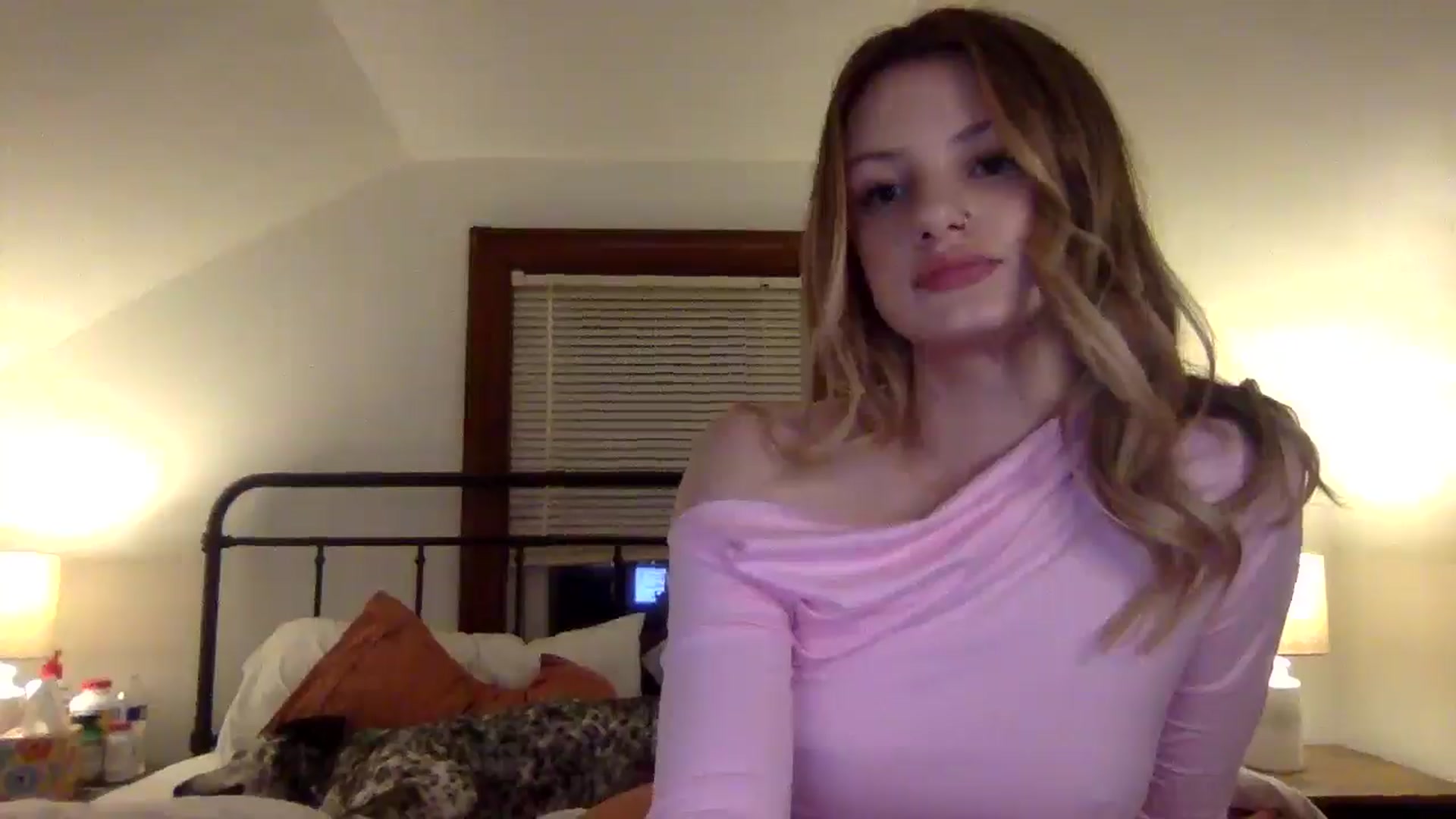 Gallery image thumbnail from ShawnaSweets0's myfreecams stream on, 03/13/2025, 07:15 image 5 of 20