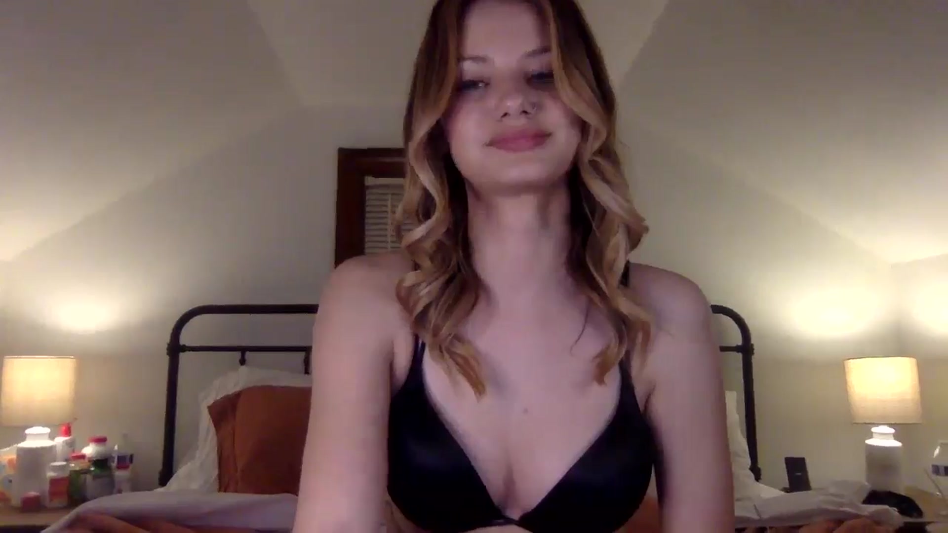 Gallery image thumbnail from ShawnaSweets0's myfreecams stream on, 03/20/2025, 04:35 image 7 of 20