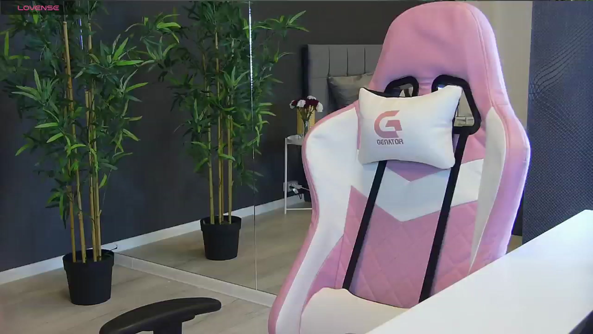 Gallery image thumbnail from Shayblonde's myfreecams stream on, 06/29/2024, 18:10 image 10 of 20