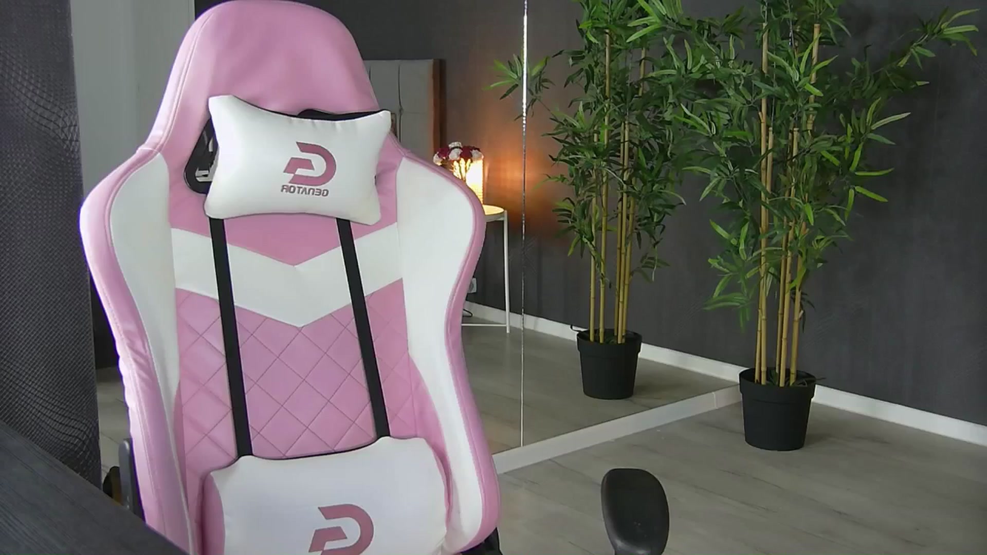 Gallery image thumbnail from Shayblonde's myfreecams stream on, 07/24/2024, 21:03 image 6 of 20