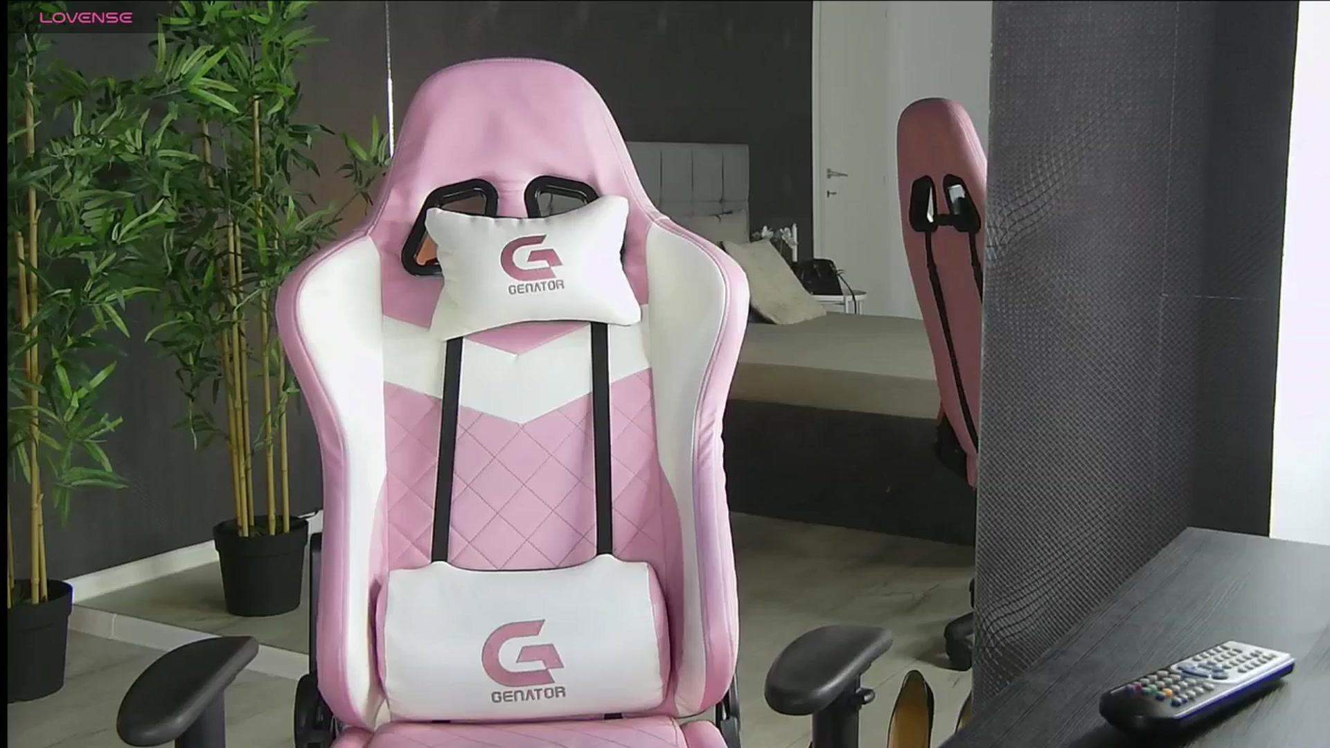Gallery image thumbnail from Shayblonde's myfreecams stream on, 08/05/2024, 21:30 image 14 of 20