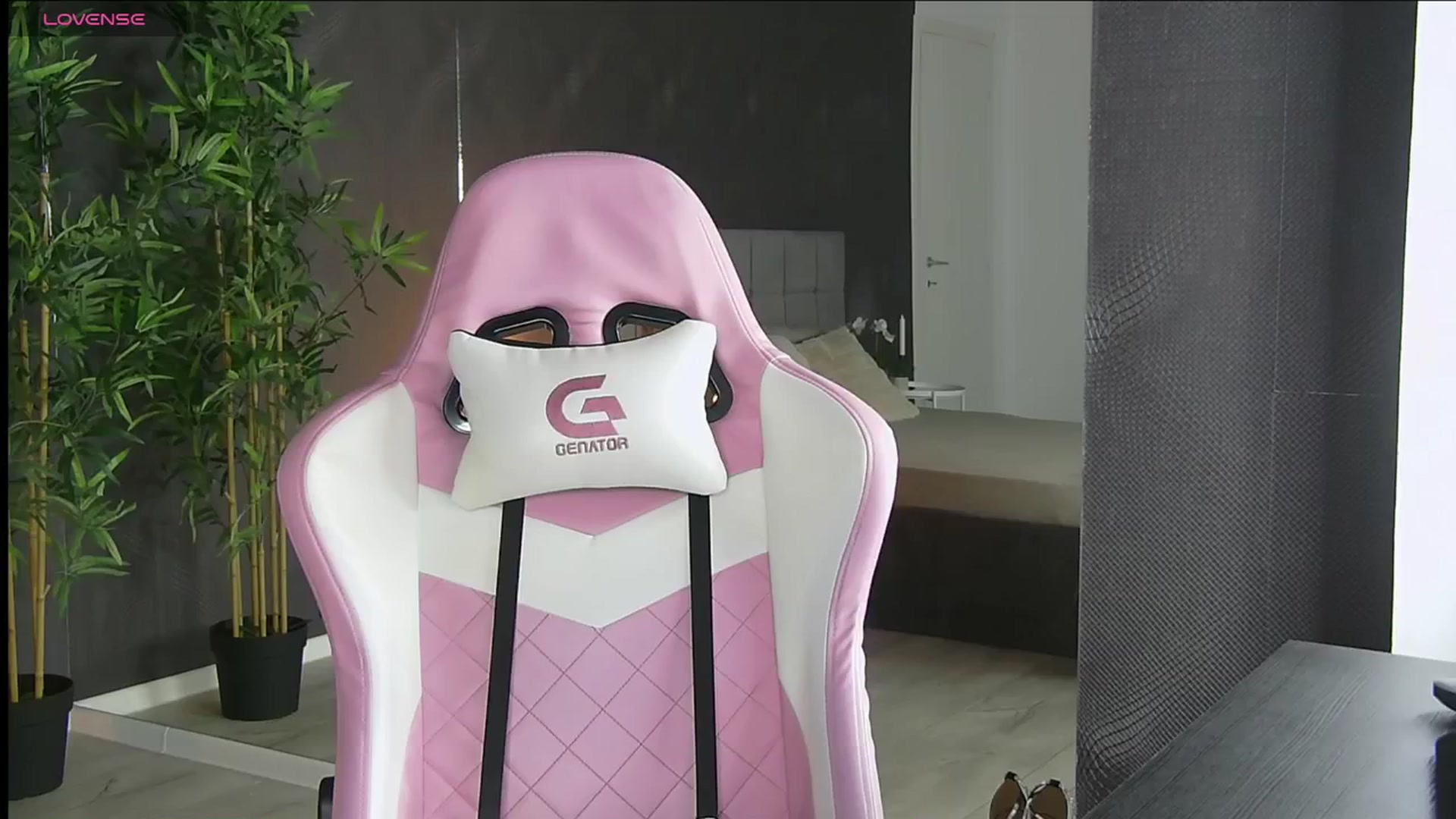 Gallery image thumbnail from Shayblonde's myfreecams stream on, 08/12/2024, 01:50 image 19 of 20