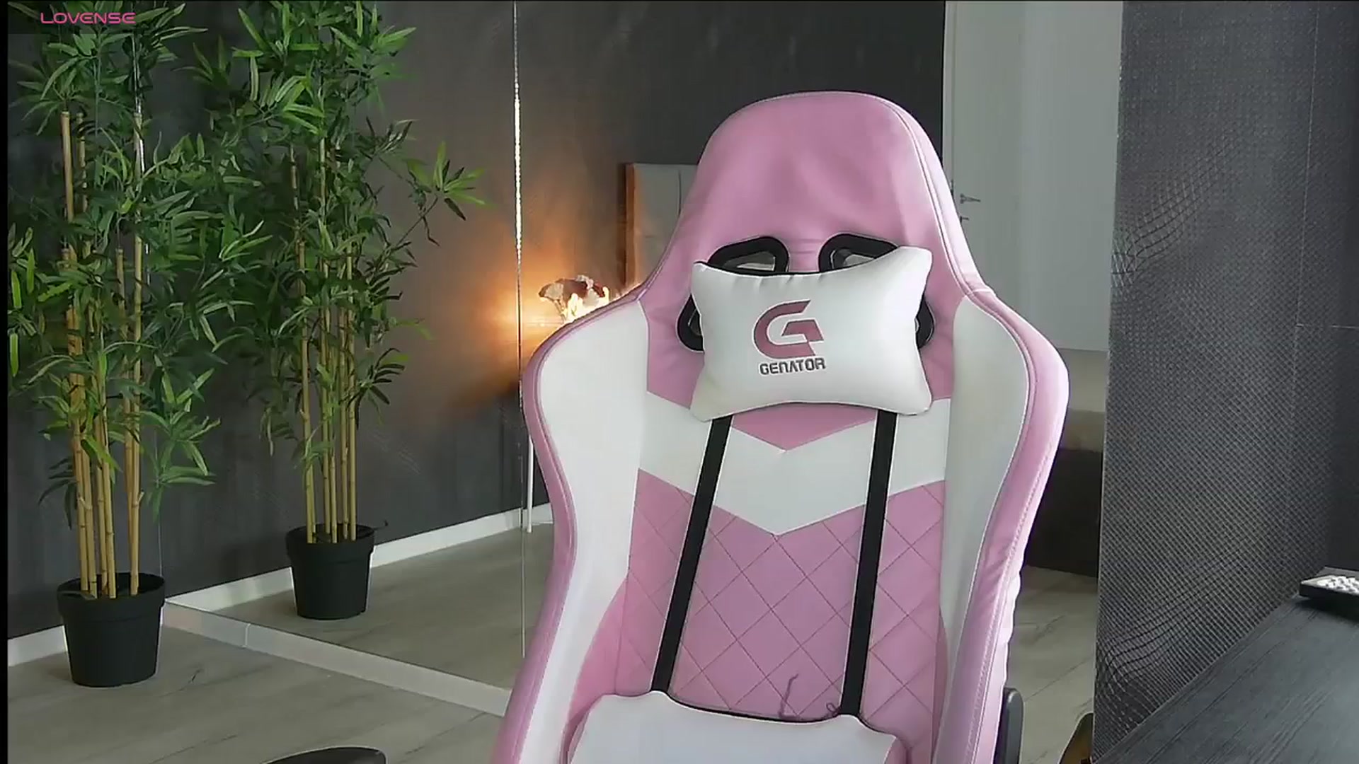 Gallery image thumbnail from Shayblonde's myfreecams stream on, 08/14/2024, 22:08 image 8 of 20