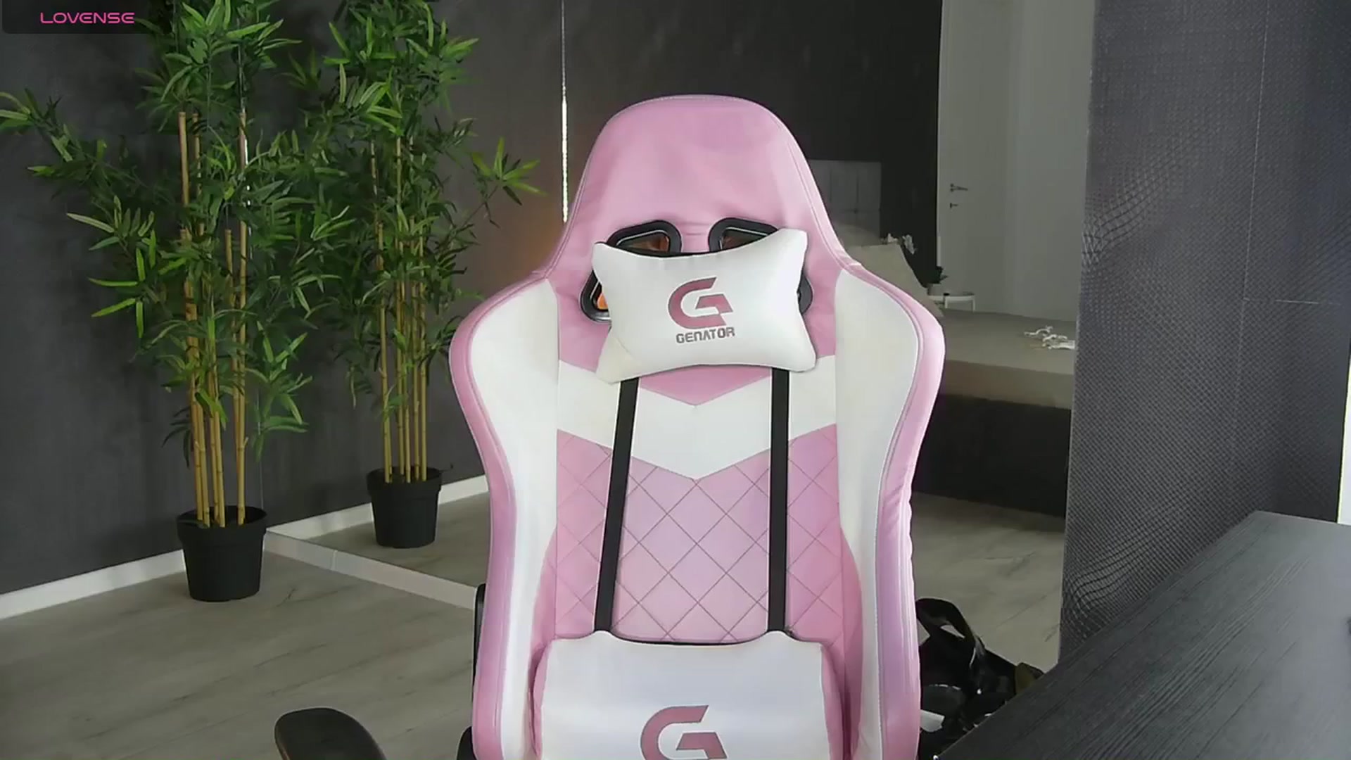 Gallery image thumbnail from Shayblonde's myfreecams stream on, 08/20/2024, 22:13 image 19 of 20