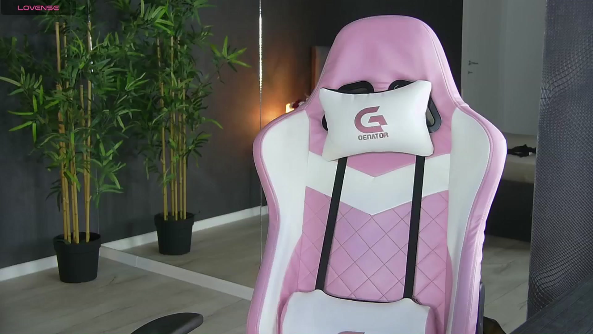 Gallery image thumbnail from Shayblonde's myfreecams stream on, 08/20/2024, 22:13 image 6 of 20