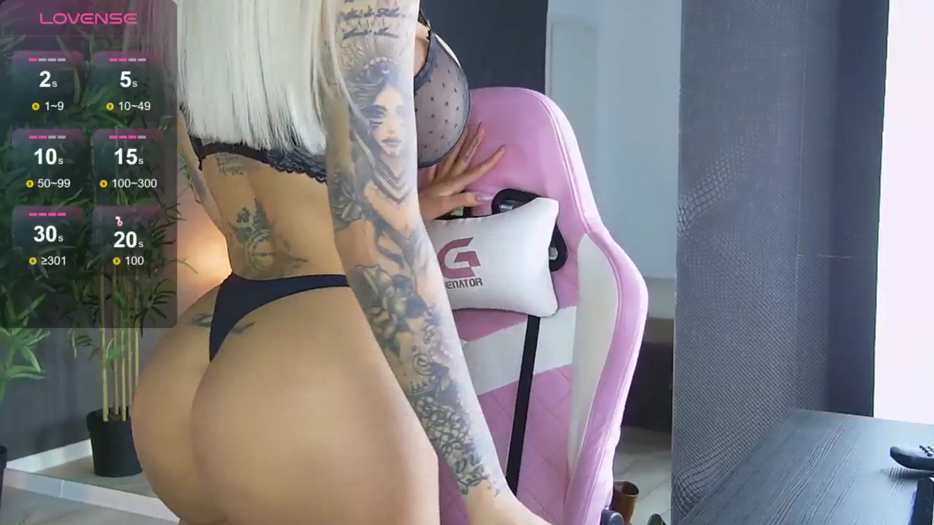 Gallery image thumbnail from Shayblonde's myfreecams stream on, 08/29/2024, 19:44 image 11 of 20
