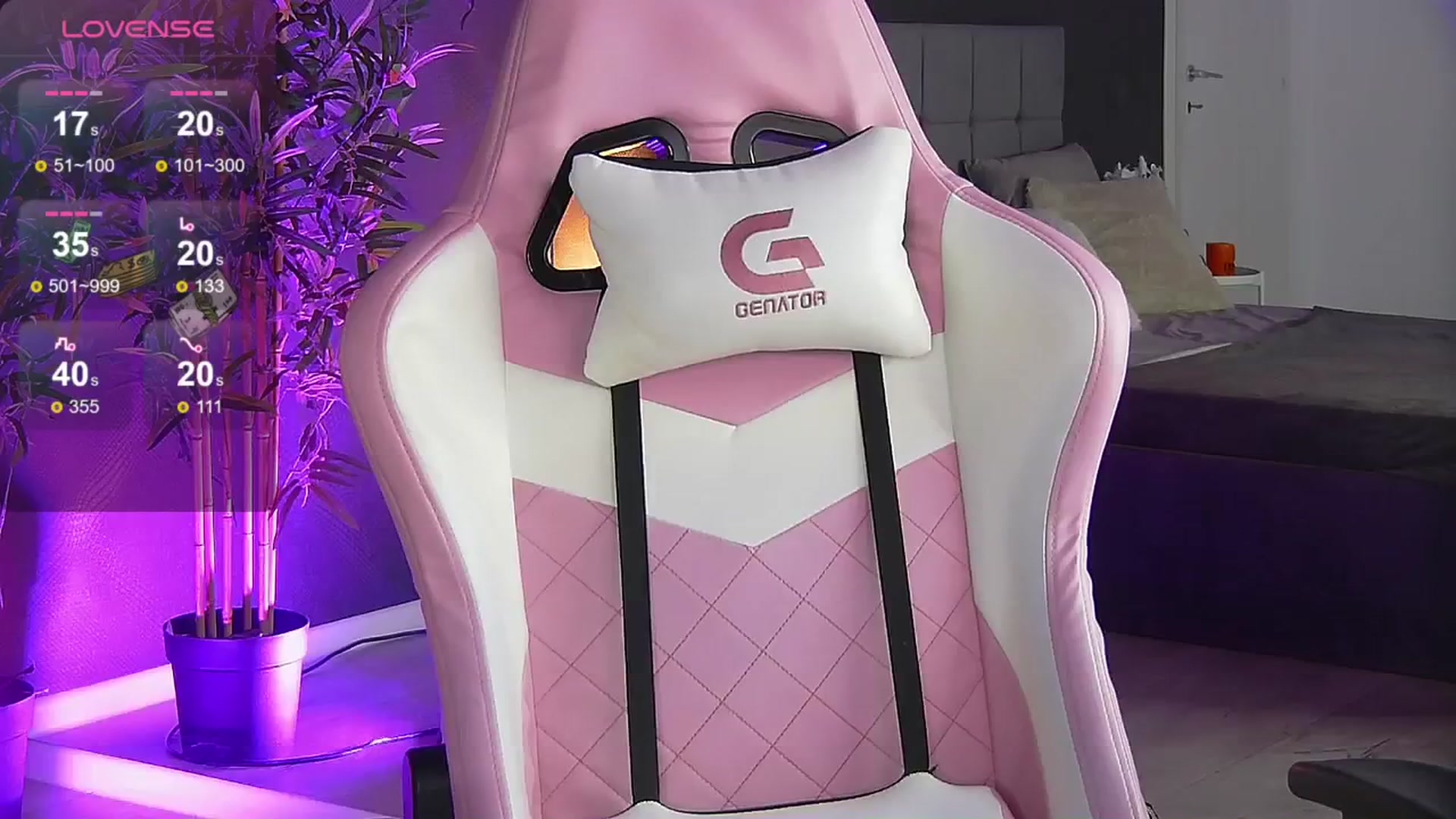 Gallery image thumbnail from Shayblonde's myfreecams stream on, 10/03/2024, 21:25 image 9 of 20