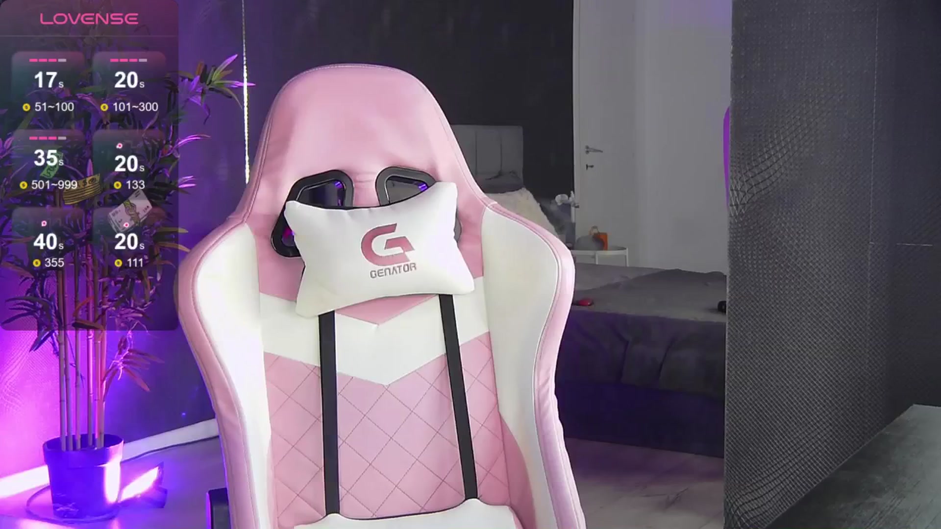 Gallery image thumbnail from Shayblonde's myfreecams stream on, 10/19/2024, 23:46 image 13 of 20