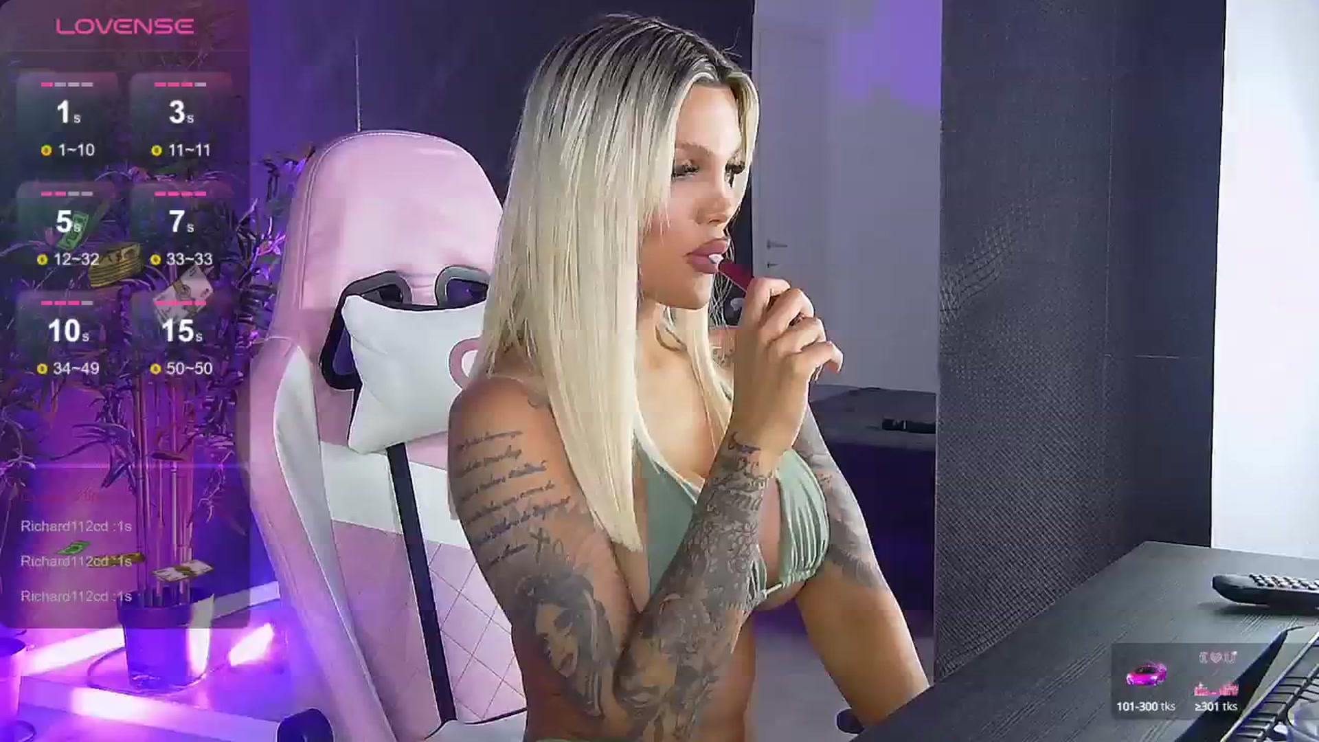 Gallery image thumbnail from Shayblonde's myfreecams stream on, 10/25/2024, 24:31 image 7 of 20