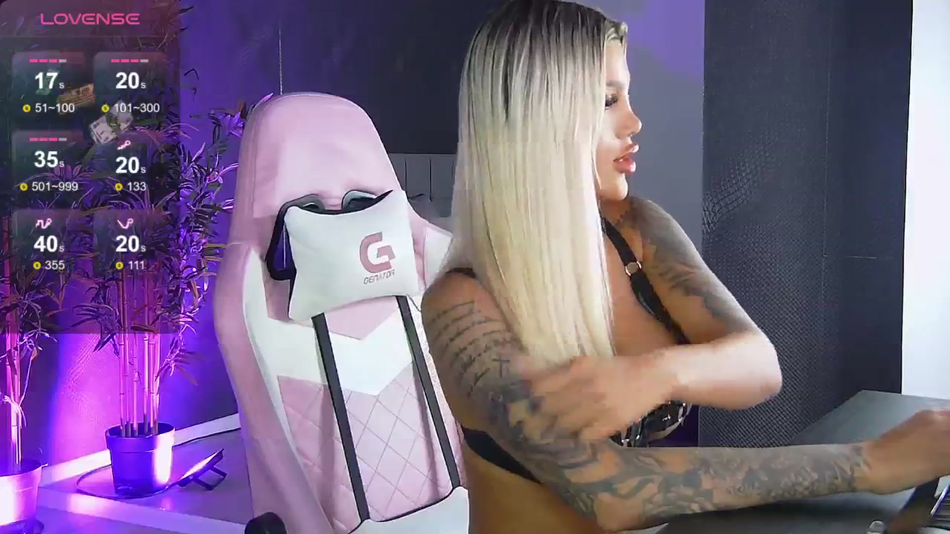 Gallery image thumbnail from Shayblonde's myfreecams stream on, 10/26/2024, 23:27 image 12 of 20