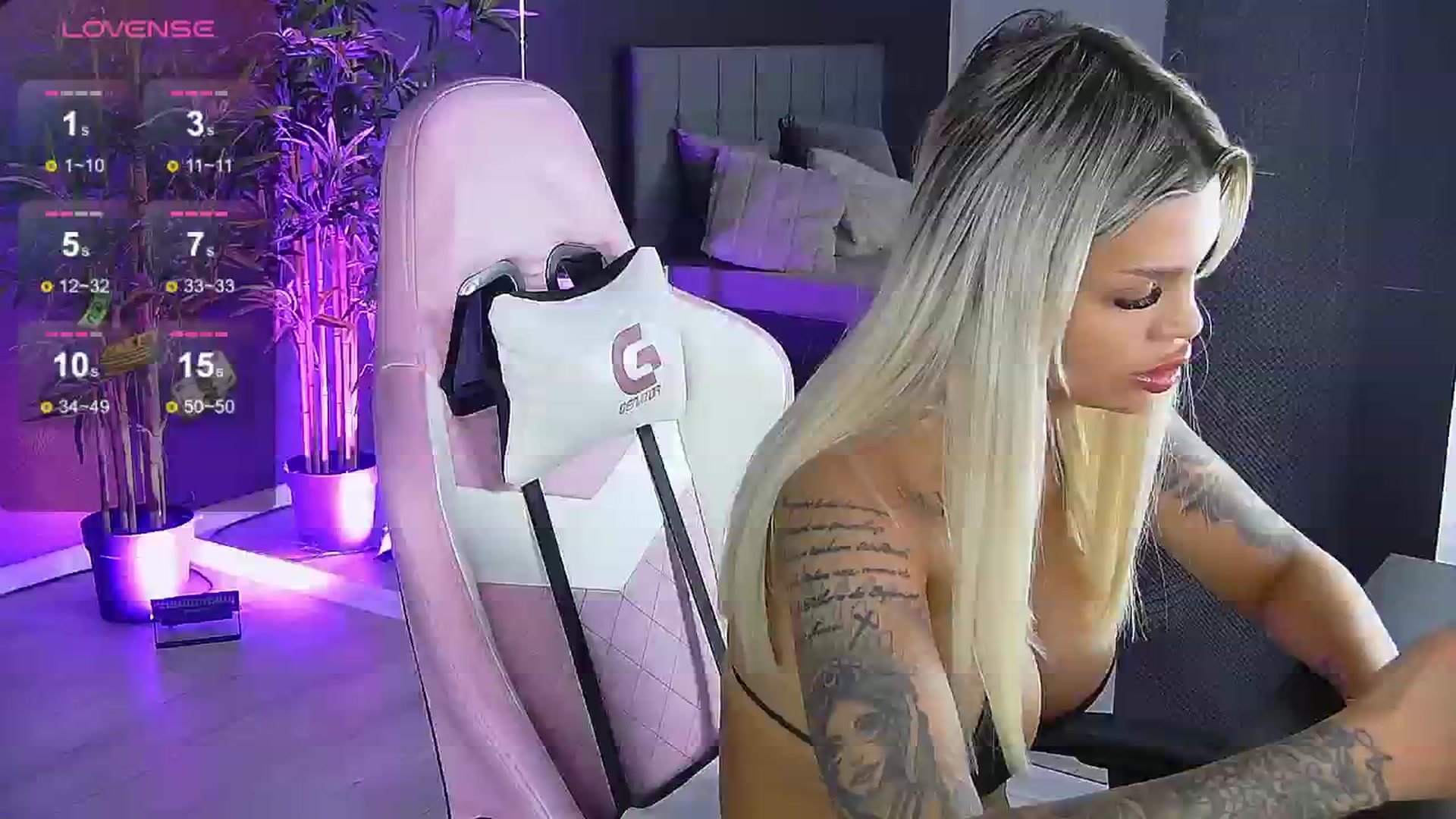 Gallery image thumbnail from Shayblonde's myfreecams stream on, 11/15/2024, 24:23 image 1 of 20