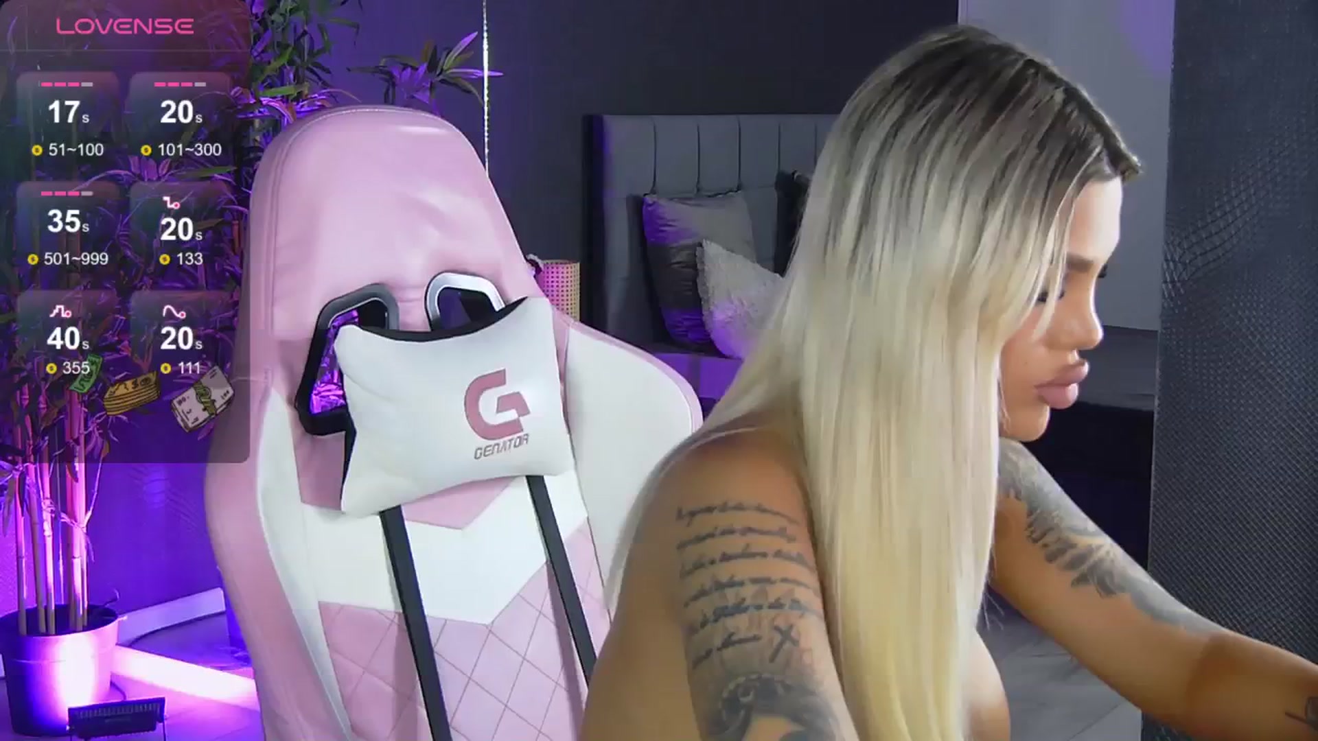 Gallery image thumbnail from Shayblonde's myfreecams stream on, 11/18/2024, 10:11 image 14 of 20