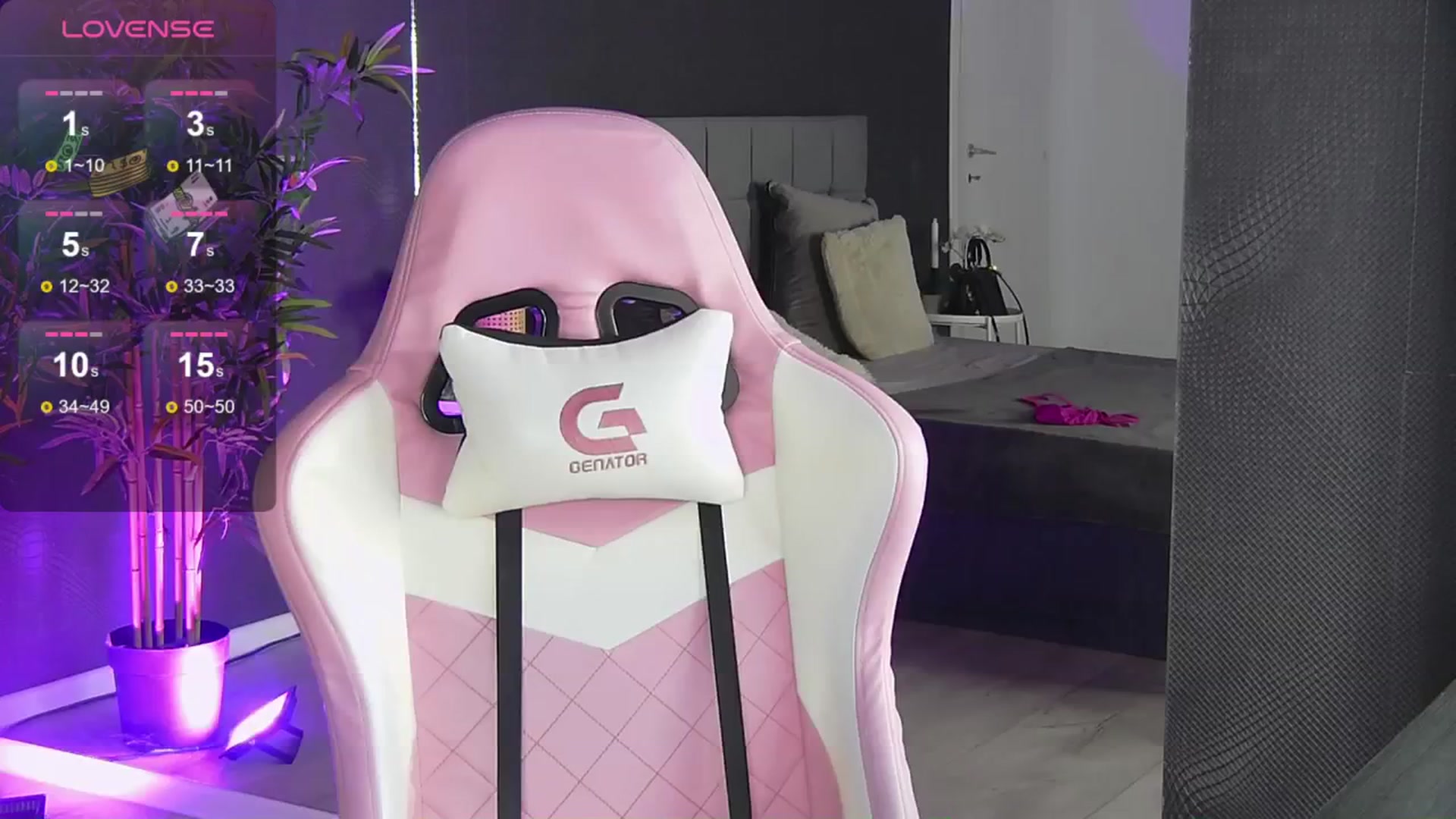 Gallery image thumbnail from Shayblonde's myfreecams stream on, 11/18/2024, 10:11 image 6 of 20