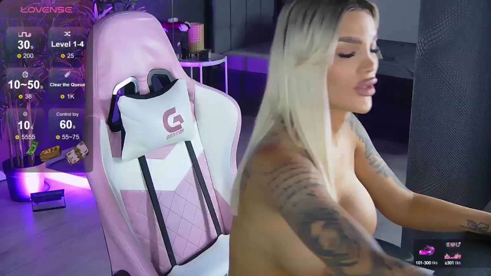 Gallery image thumbnail from Shayblonde's myfreecams stream on, 11/18/2024, 13:11 image 17 of 20
