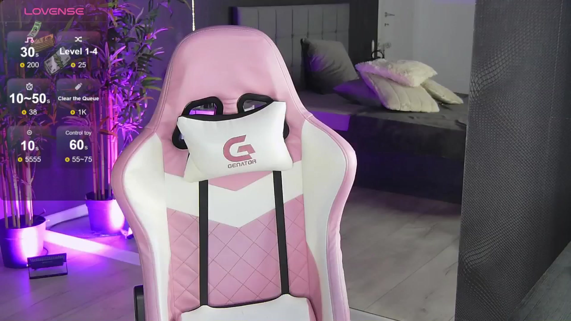 Gallery image thumbnail from Shayblonde's myfreecams stream on, 11/19/2024, 14:01 image 13 of 20