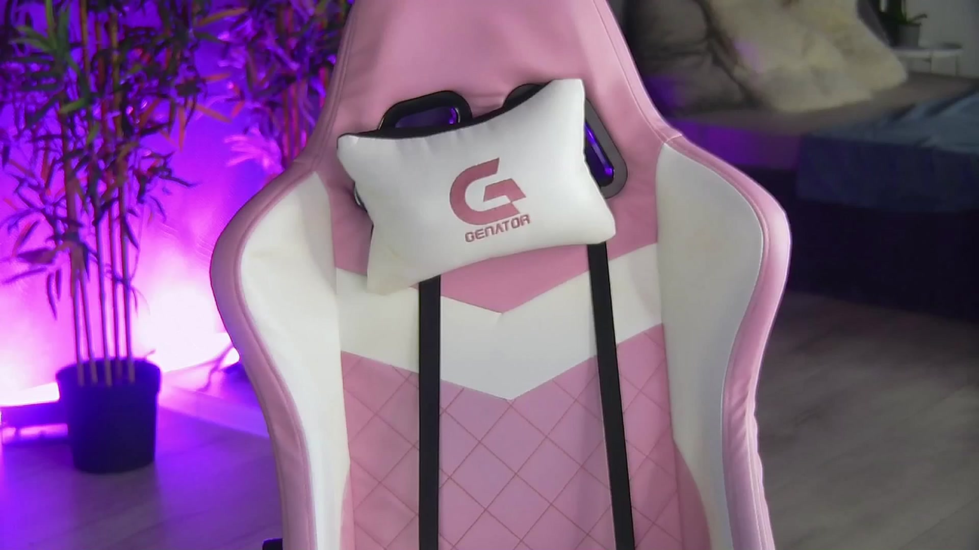Gallery image thumbnail from Shayblonde's myfreecams stream on, 12/05/2024, 14:05 image 18 of 20
