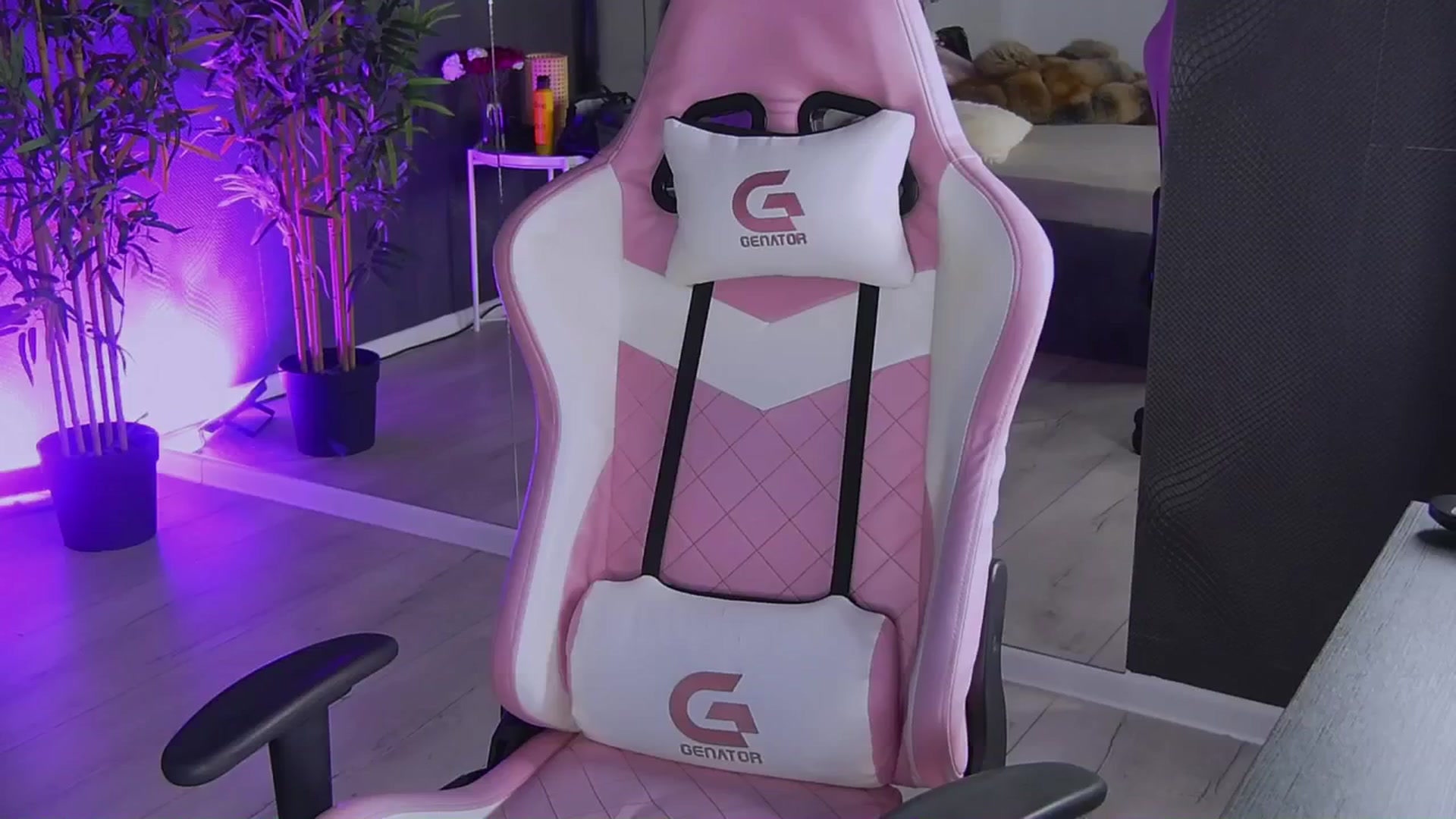 Gallery image thumbnail from Shayblonde's myfreecams stream on, 12/11/2024, 23:28 image 12 of 20