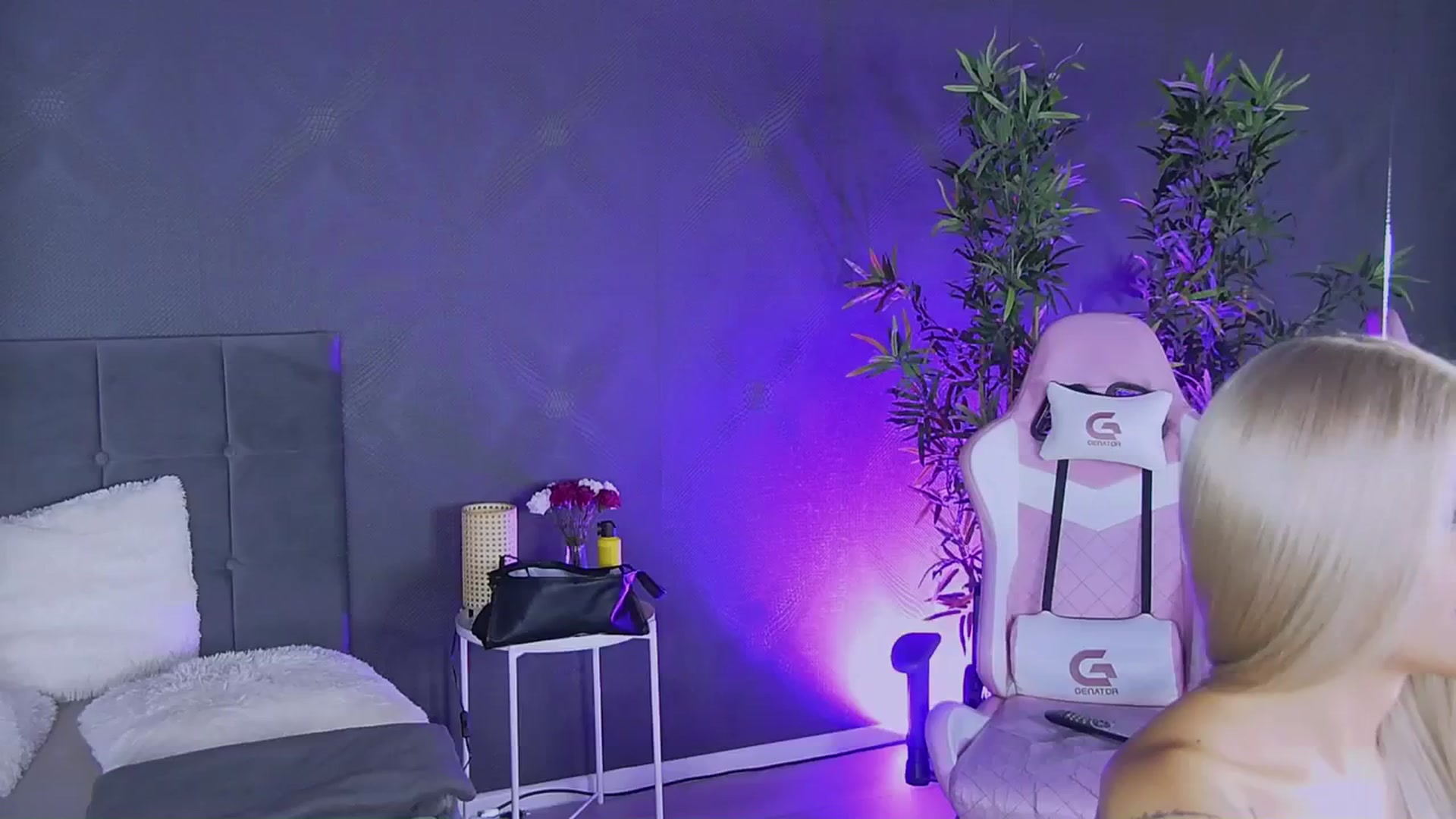Gallery image thumbnail from Shayblonde's myfreecams stream on, 12/11/2024, 23:28 image 20 of 20