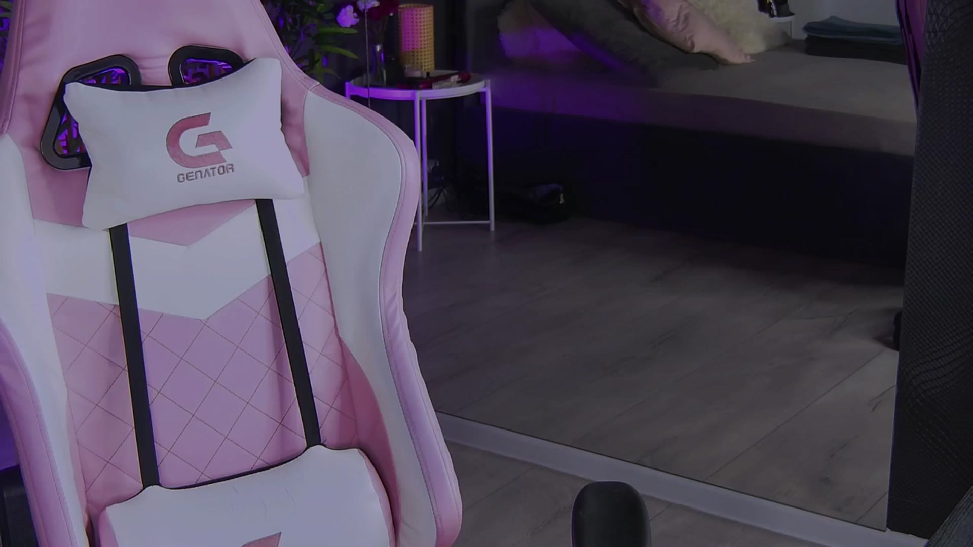 Gallery image thumbnail from Shayblonde's myfreecams stream on, 12/18/2024, 03:40 image 14 of 20