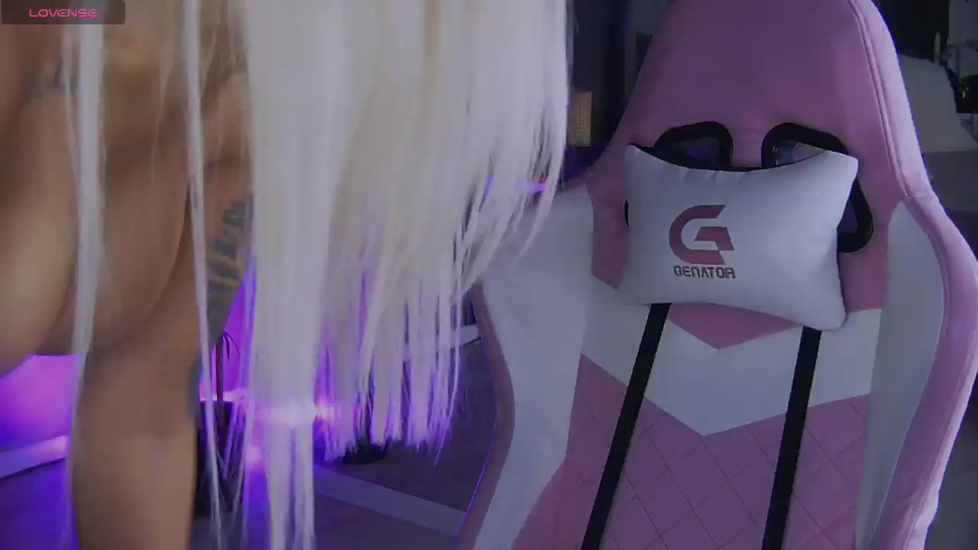 Gallery image thumbnail from Shayblonde's myfreecams stream on, 12/23/2024, 23:51 image 5 of 20