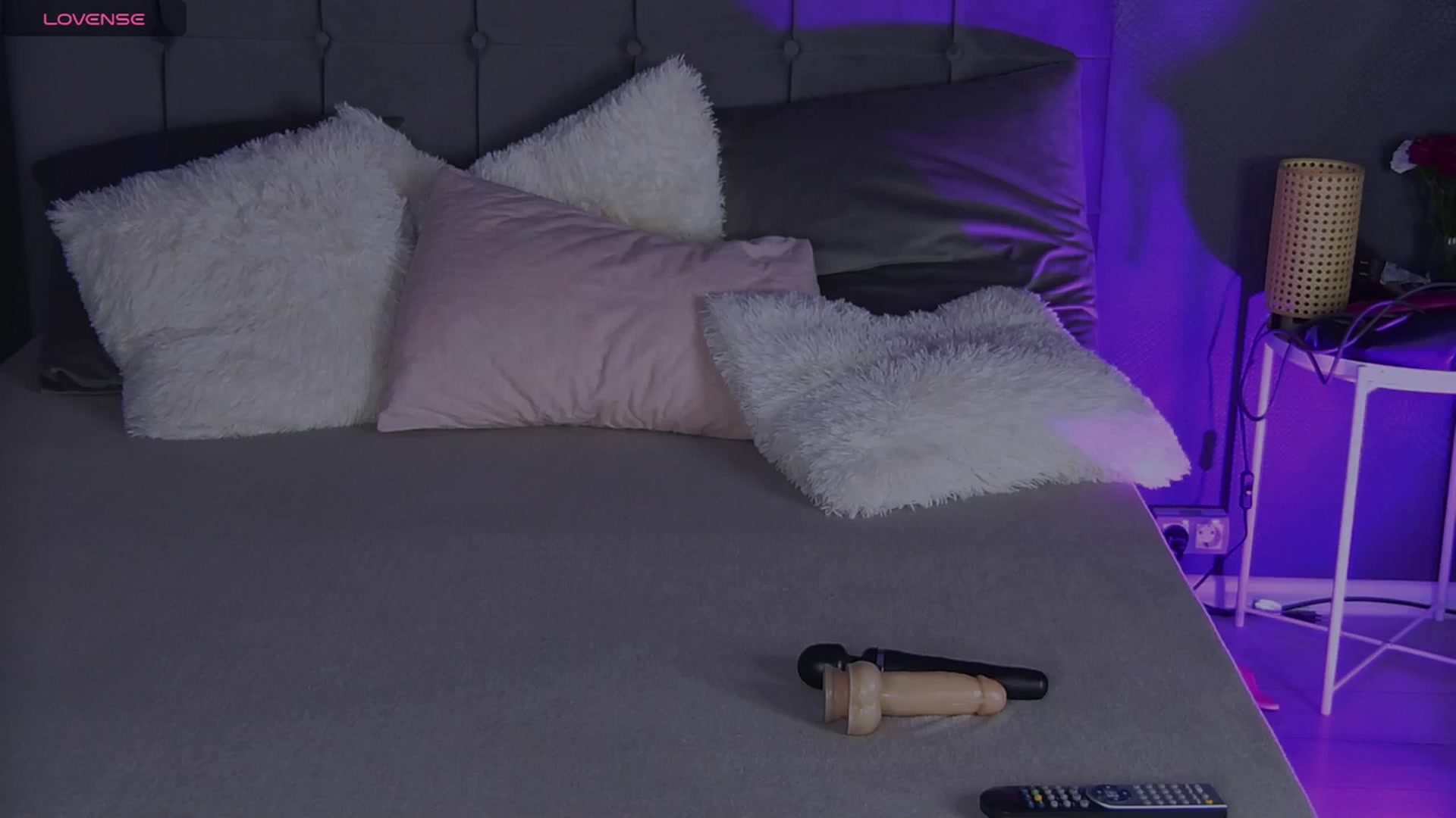 Gallery image thumbnail from Shayblonde's myfreecams stream on, 12/24/2024, 24:48 image 16 of 20