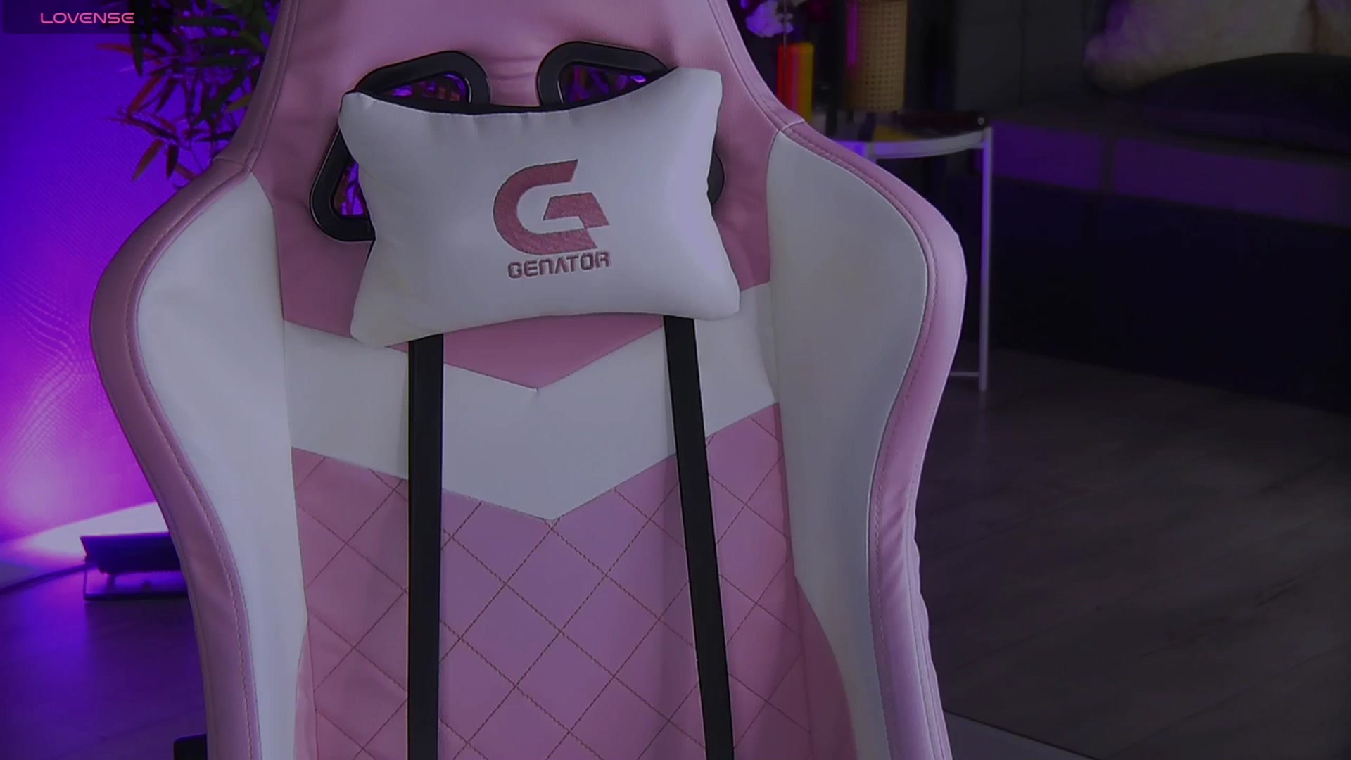 Gallery image thumbnail from Shayblonde's myfreecams stream on, 12/25/2024, 02:10 image 17 of 20