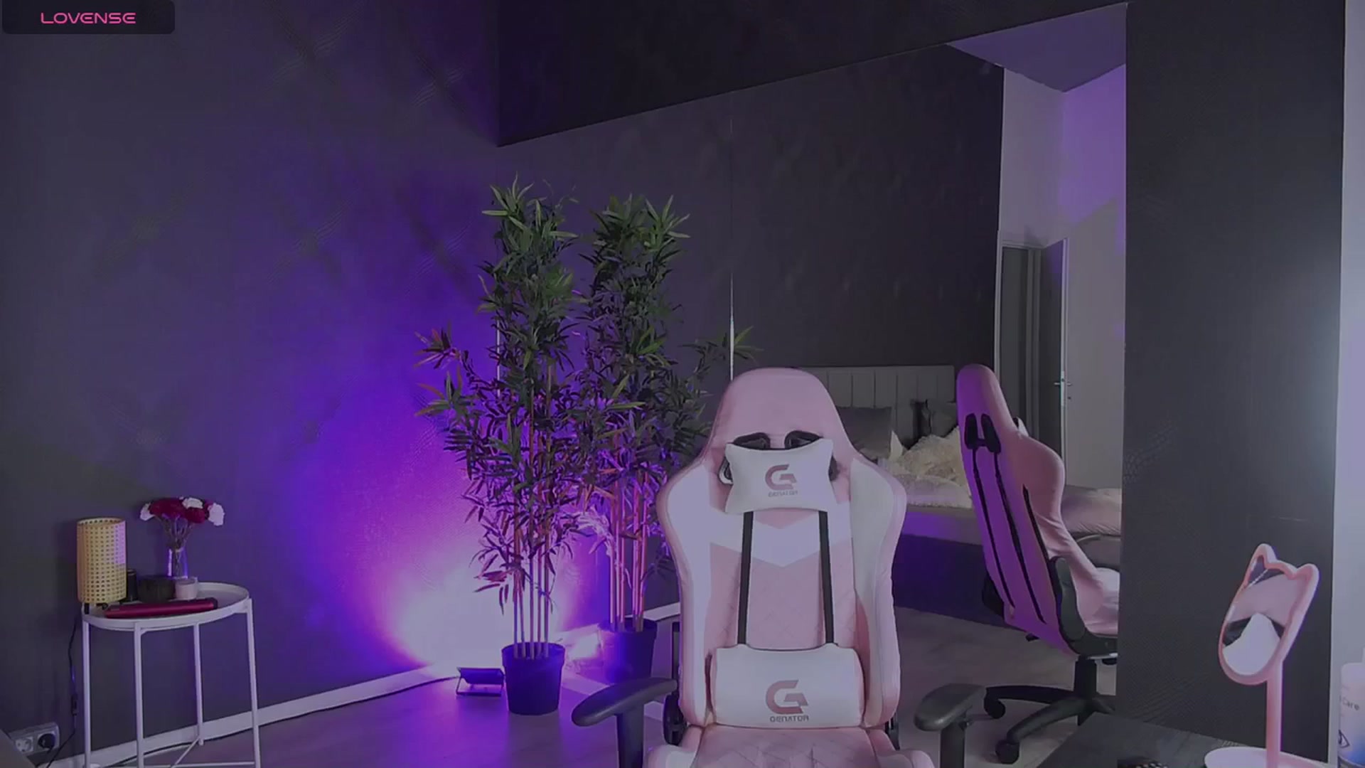 Gallery image thumbnail from Shayblonde's myfreecams stream on, 12/30/2024, 24:32 image 19 of 20